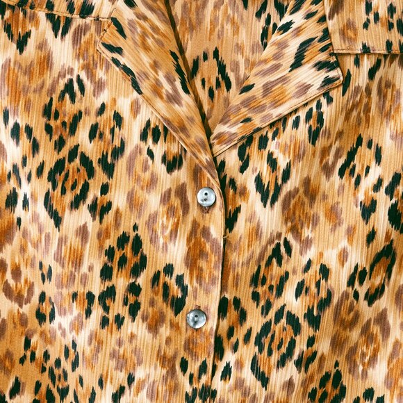 Vintage 90s/Y2K Textured Lightweight Alia Petites Animal Print Blouse – Size 10 - Picture 4 of 5